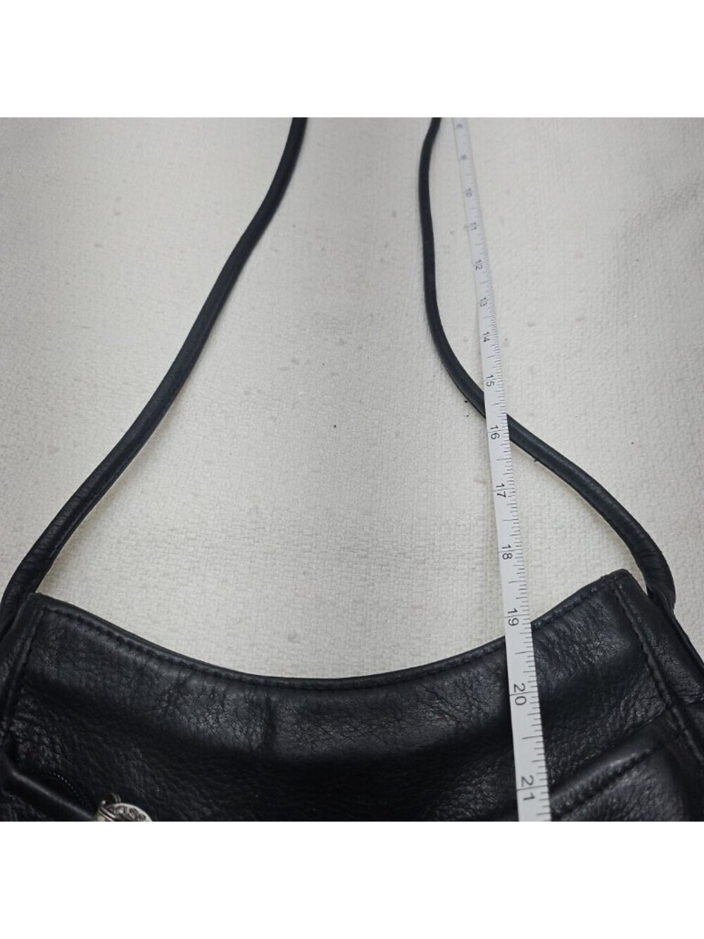 Vintage Fossil Black Leather Crossbody Bag Key Charm Y2K Minimalist - Picture 13 of 16